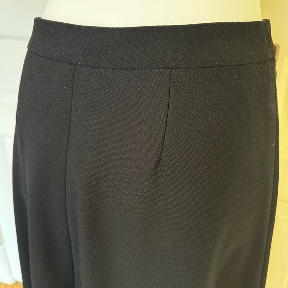 Classic Black Skirt - Picture 5 of 6